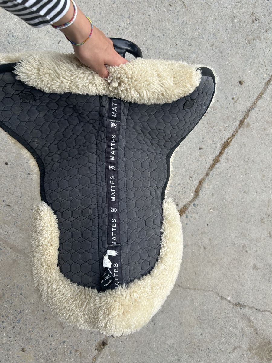 Selle & Accessori: Sattelunterlage Mattes Lammfell – Nuovo (secondo la descrizione) da Bolligen venduto da AndyBern 2