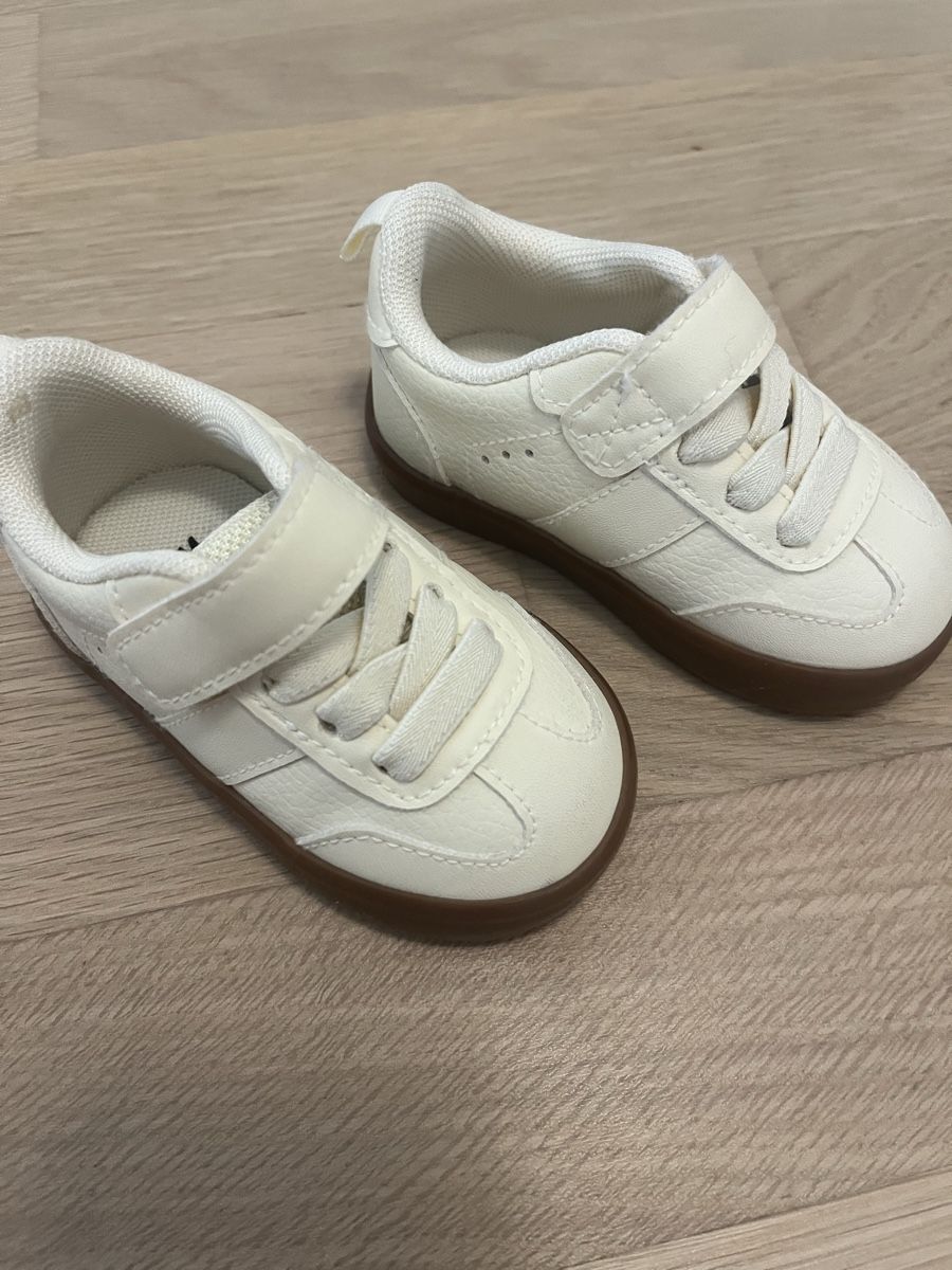 Scarpe per ragazzi: Sneaker Kinder •NEU• Gr. 18/19 – Nuovo (secondo la descrizione) da Wallisellen venduto da Romina83 2