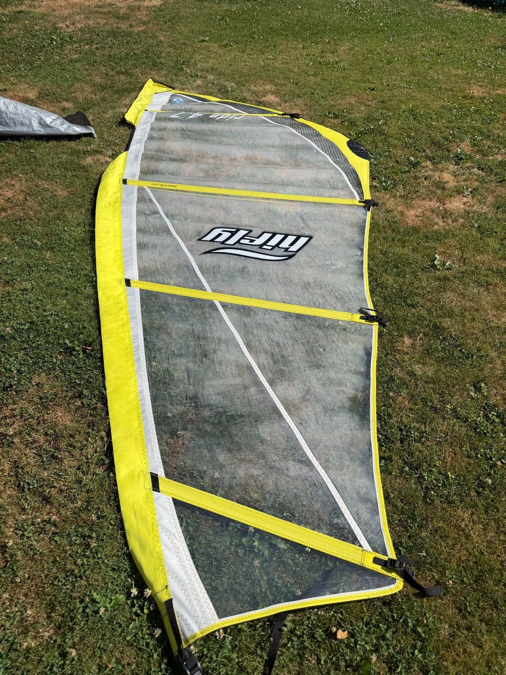 Tavole da surf e di nuoto: Windsurf Segel 4.7 sehr leicht. – Usato da Wilen b. Wil venduto da yes2598 3