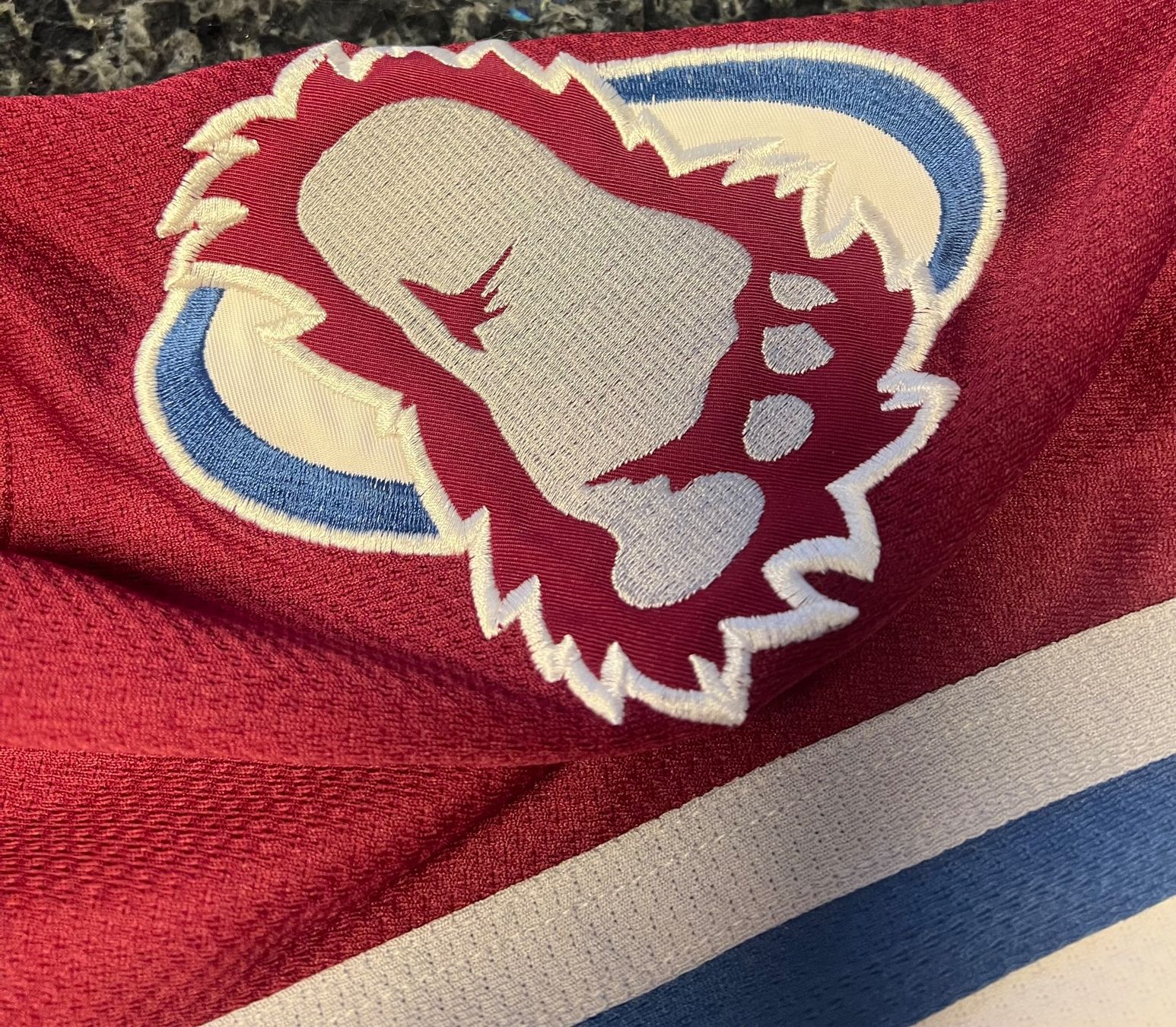 NHL Canottiere & Pantaloni: NHL Trikot Colorado Avalanche – Usato da Buckten venduto da Dominoluna 2