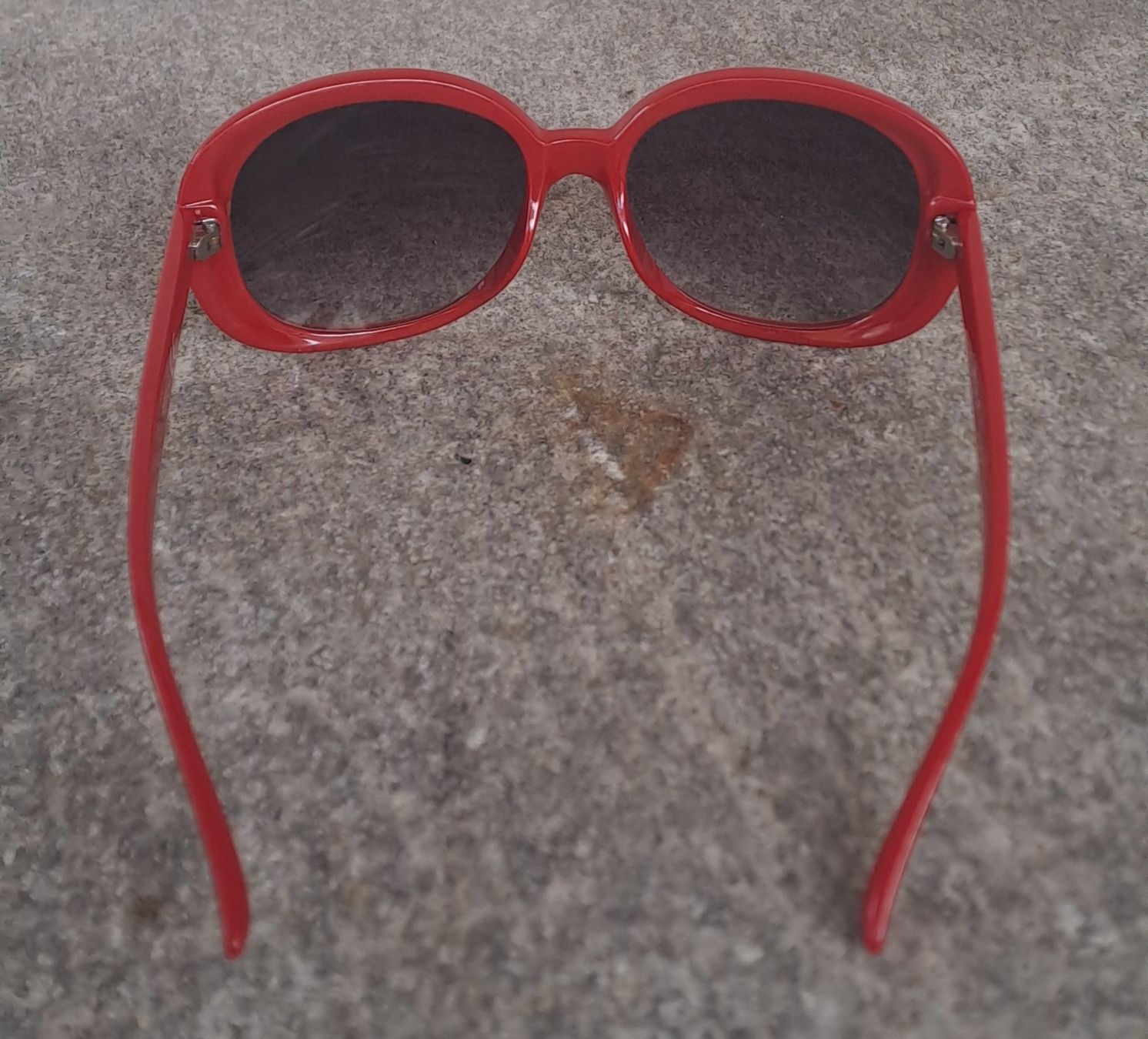 Occhiali & Lenti: Sonnenbrille rot mit Muster quaretmuster/graue Gläser – Nuovo (secondo la descrizione) da spruga venduto da andrapush 2
