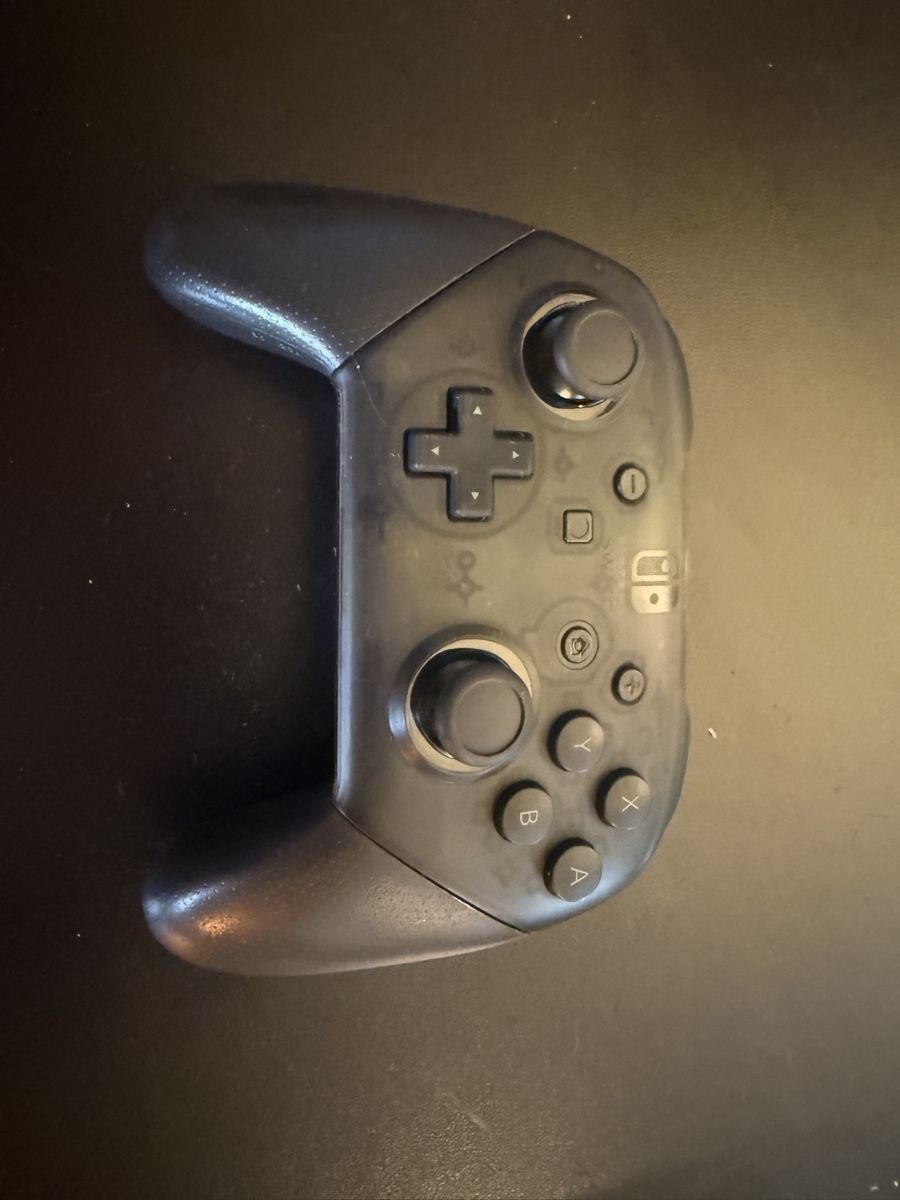 Nintendo Controller: Nintendo Switch Pro Controller – Gebraucht aus Laupen BE von fab_bl5s