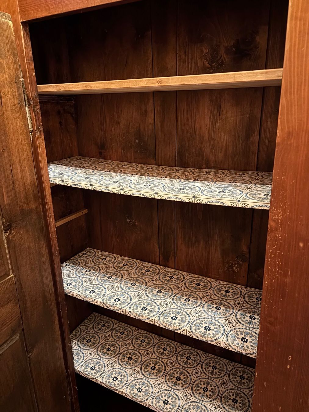 Armadi: Armoire vintage en bois massif – Usato da Wavre venduto da margot0210 1
