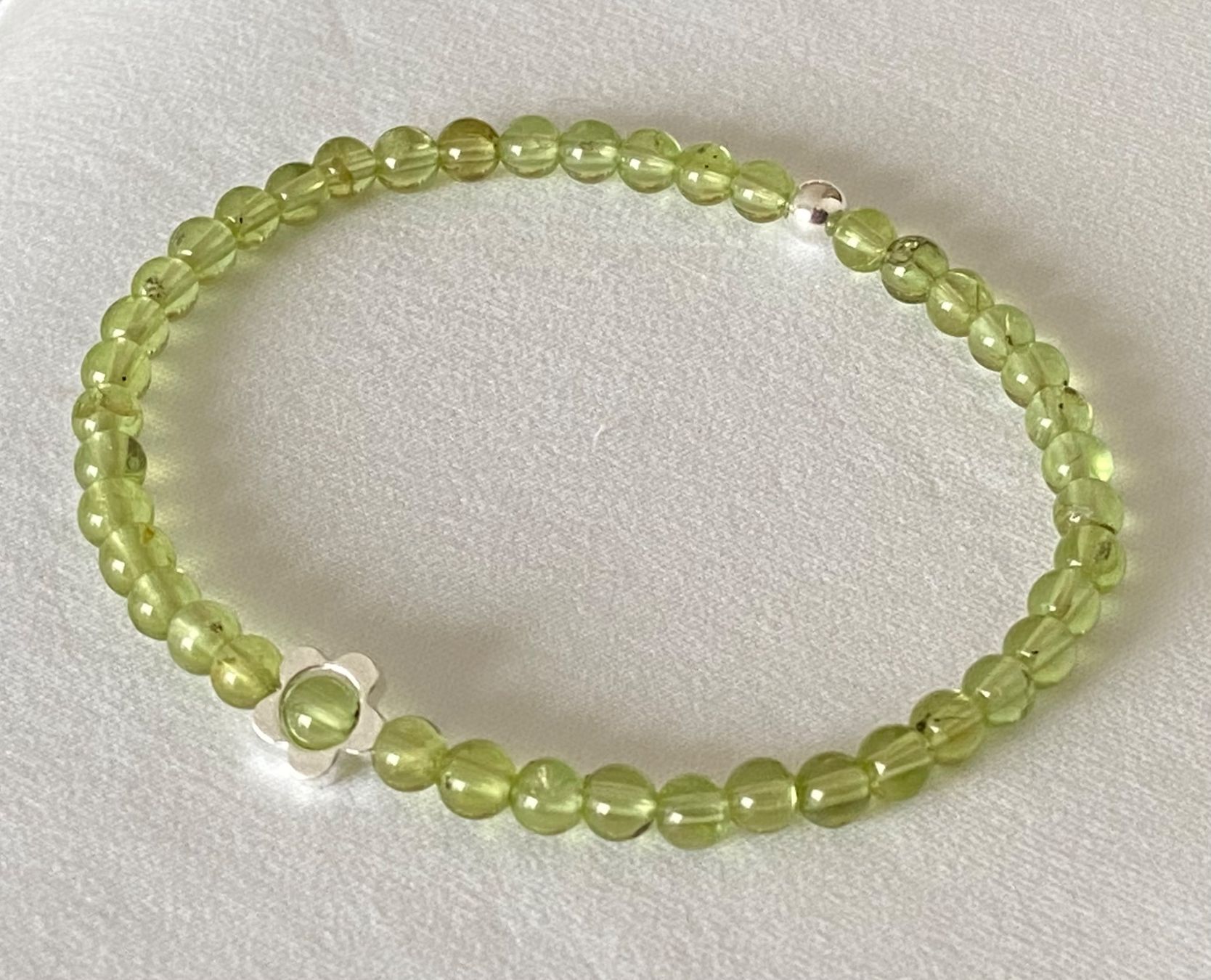 Armbänder & -reifen: Edelstein Armband Peridot mit Silber auf Mass – Neu und originalverpackt aus Zuzwil SG von Lemliskat 1
