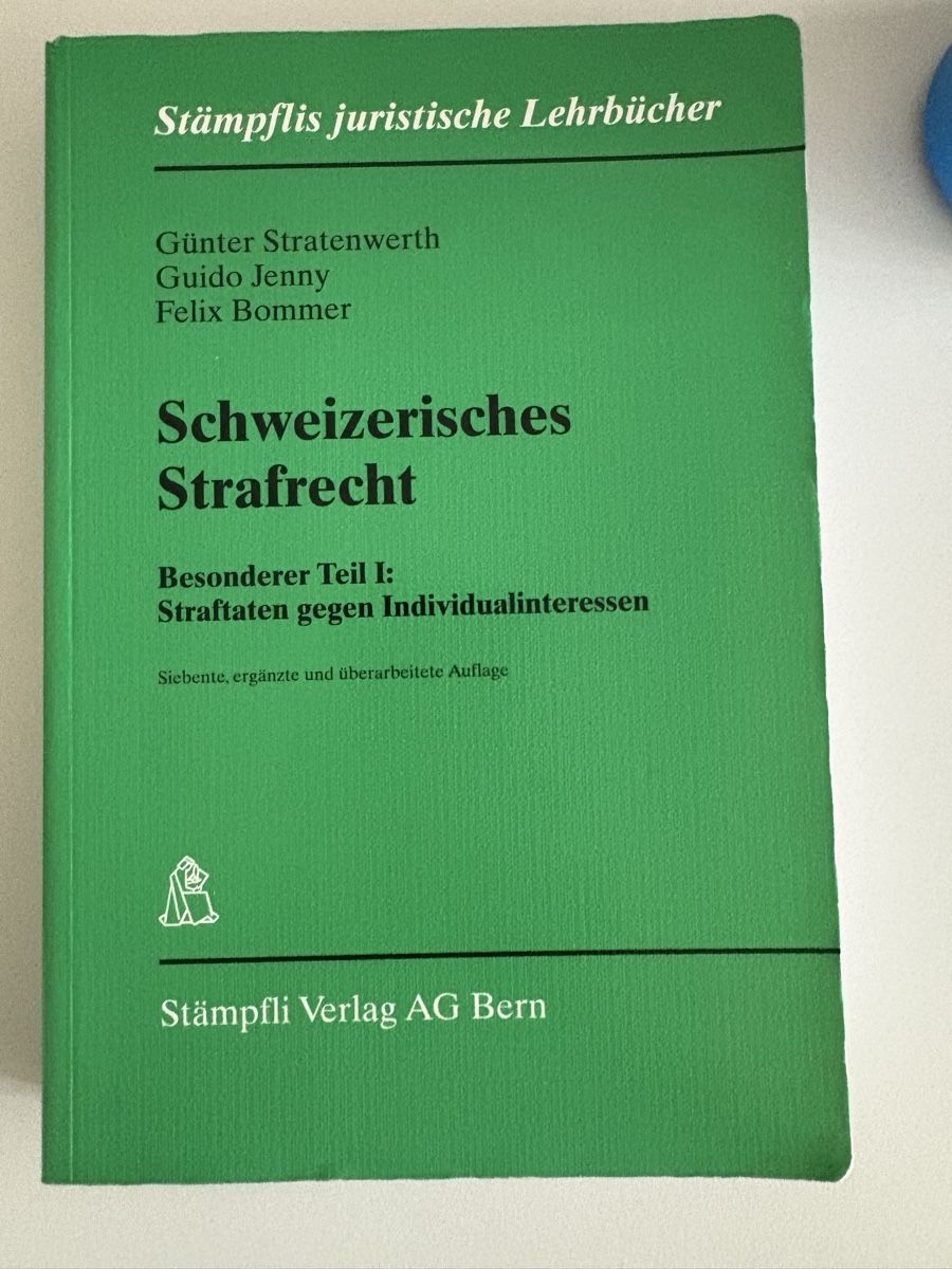 Livres: Schweizer Strafrecht  – D'occasion à Bern par anni2213