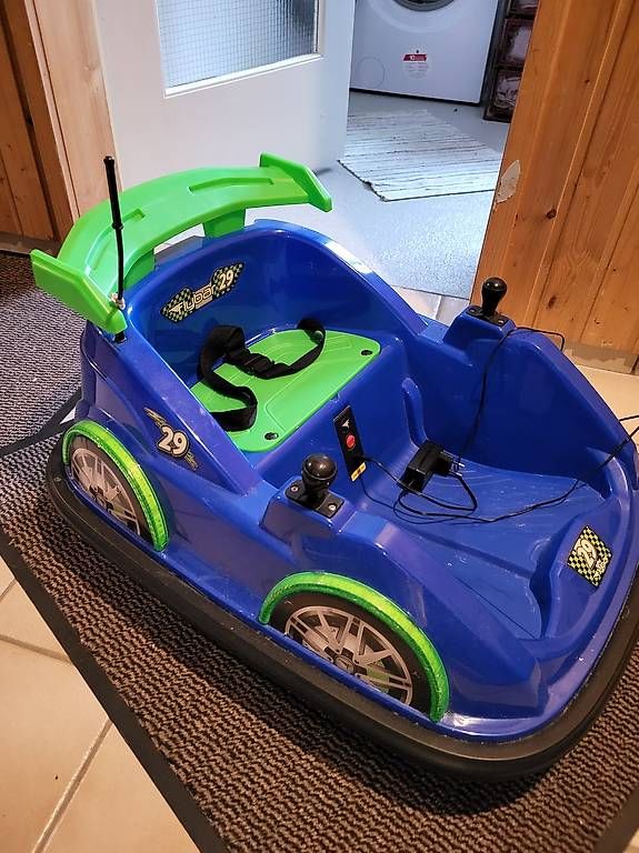 Fahrzeuge für Kinder: Kinder Elektro Auto – Gebraucht aus Läufelfingen von jen_dtd8 1