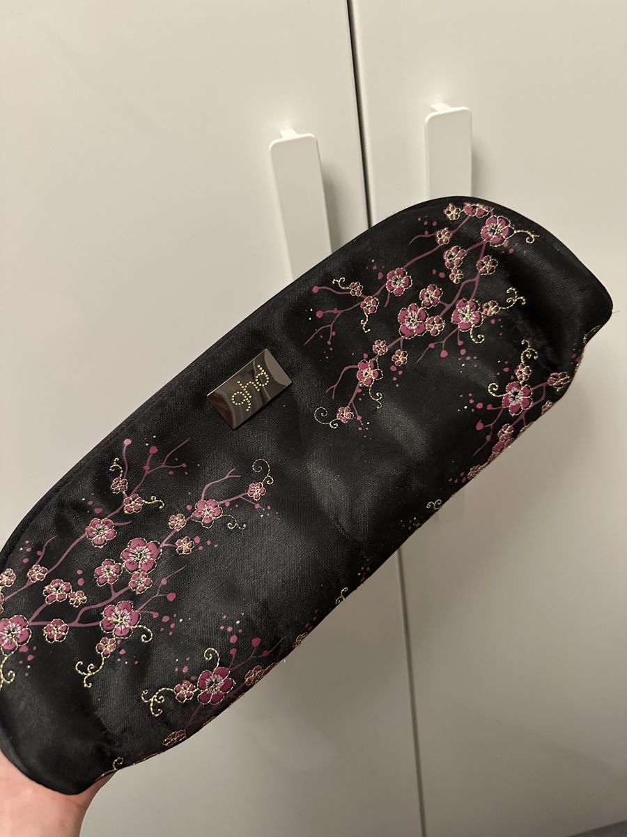 GHD Lockenstäbe & Haarglätter: Ghd Etui – Gebraucht aus Pfungen von nik_9wv9