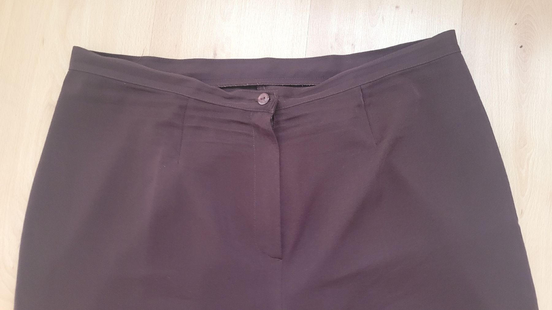 Hosen: Damenhose Grösse 52, kastanienbraun – Gebraucht aus Schöfflisdorf von cri_8gn5 1