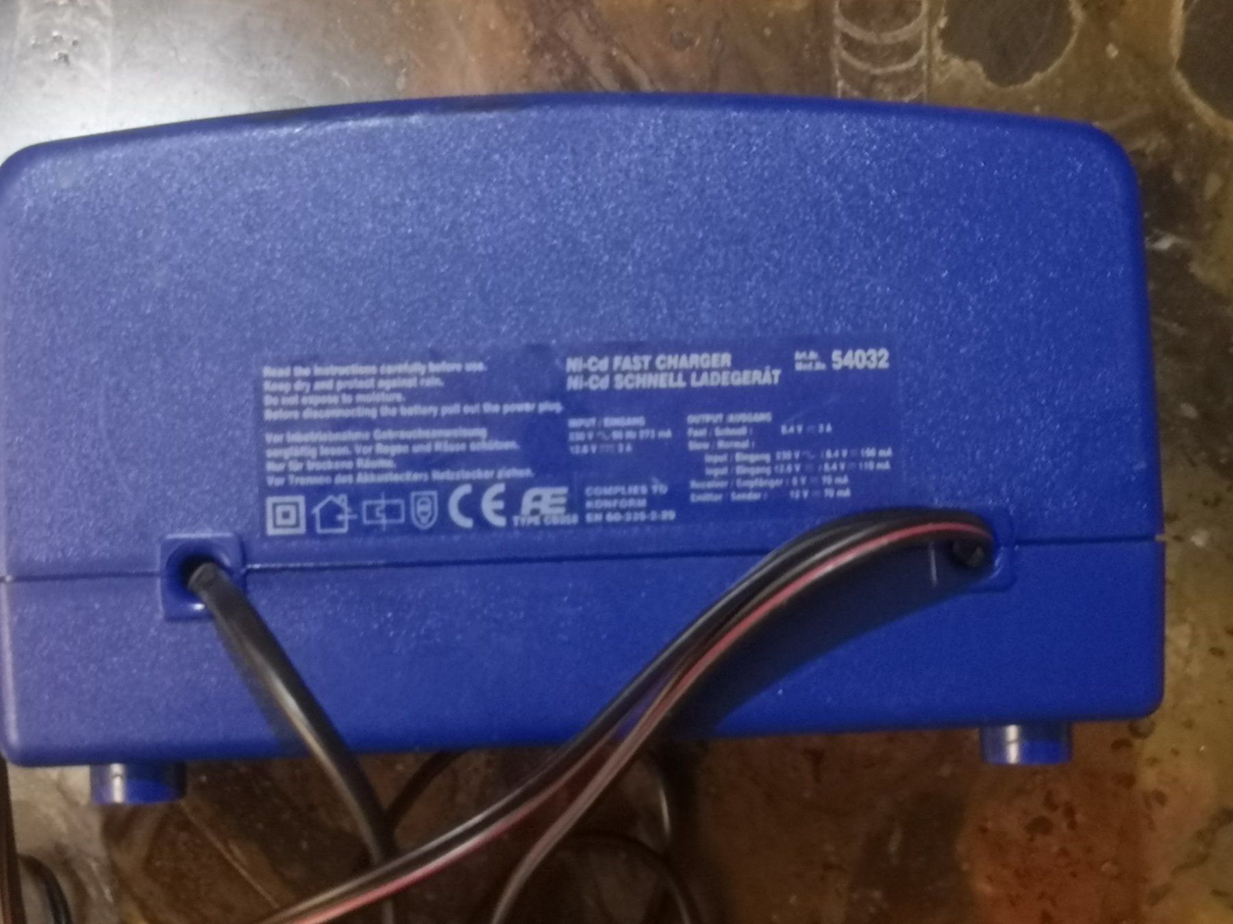 Carson Ladegeräte: CARSON Model Sport Fast Charge Universal-Lader Schnell-Lader – Gebraucht aus Kloten von Thaipc 4