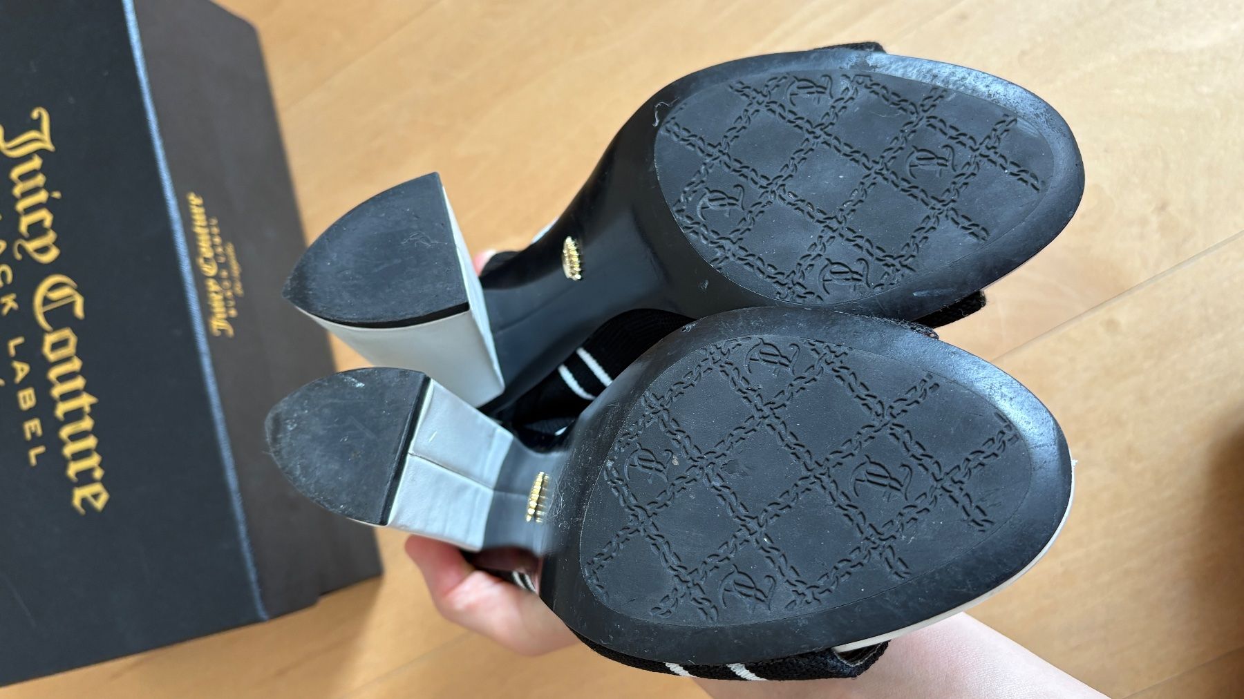 Juicy Couture Scarpe da donna: Juicy Couture heeled slide sandals size 37 – Nuovo (secondo la descrizione) da Adliswil venduto da fashionholic 4
