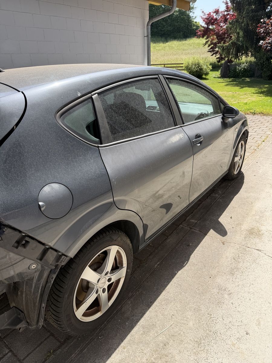 Seat Automobili: Seat Leon 2.0 TFSI ab 1Fr – Difettoso da Bern venduto da lea_8tqp 2