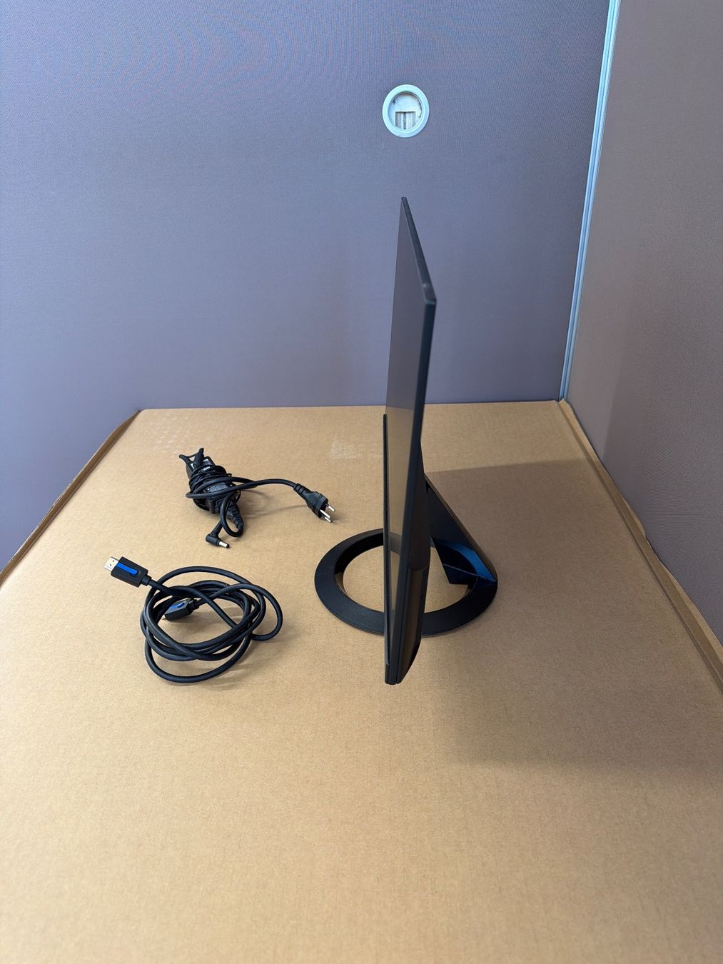 Asus Monitor: ASUS VZ229HE 21.5" Monitor – Usato da Dietlikon venduto da ComdatAG 3
