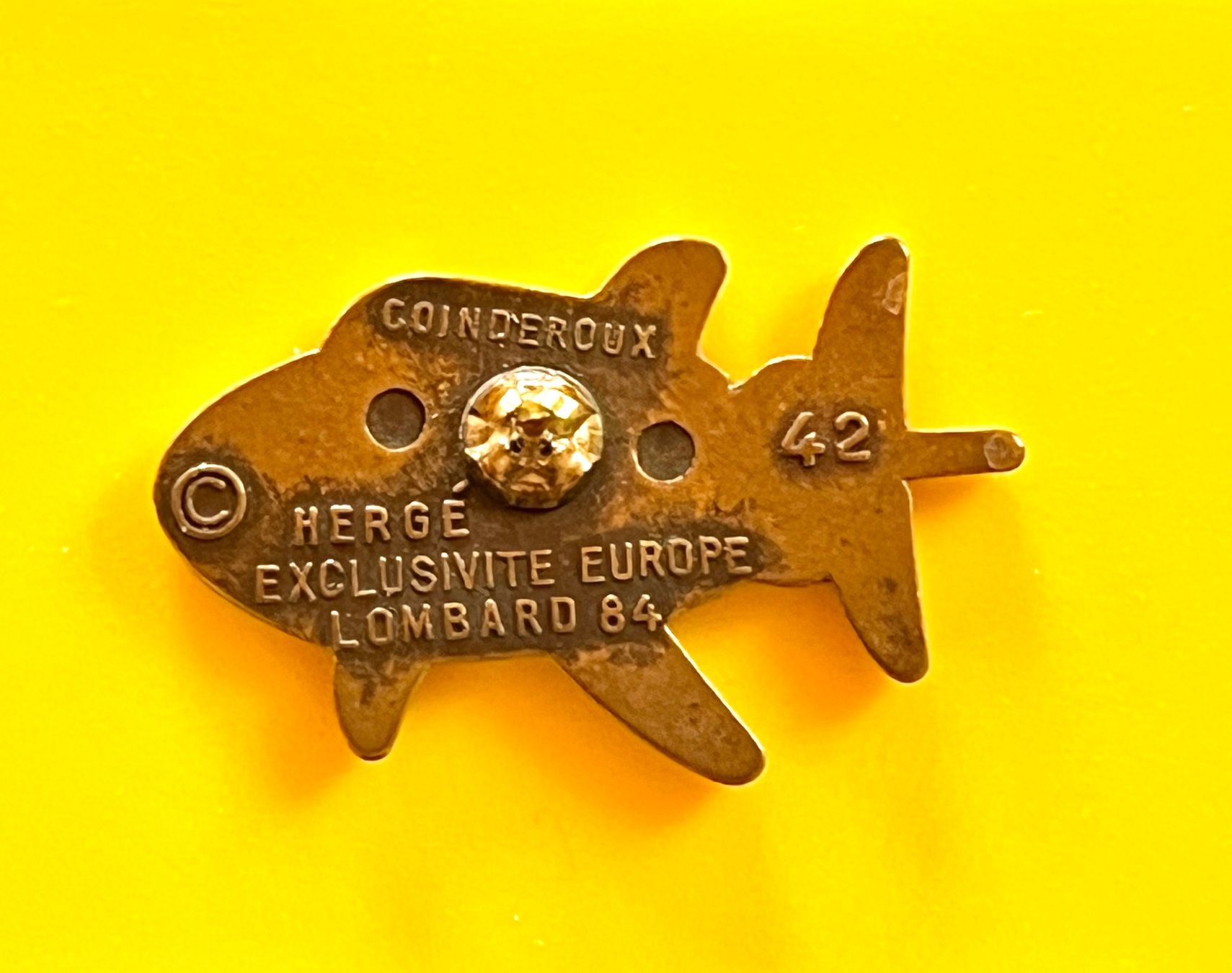 Placchette & Badge: Pin - Tintin requin – Usato da Renan BE venduto da johncactus 1