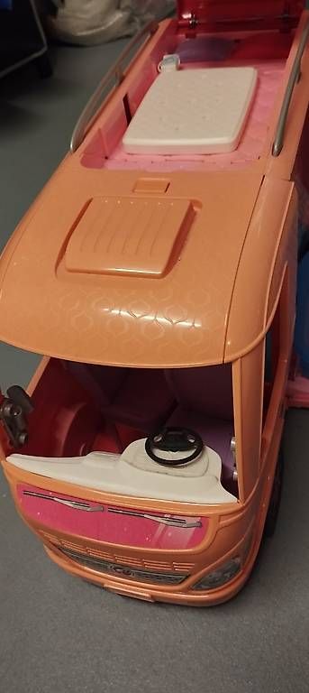 Jouets: Barbie Wohnwagen – D'occasion à Oberhasli par she_7rvx 2