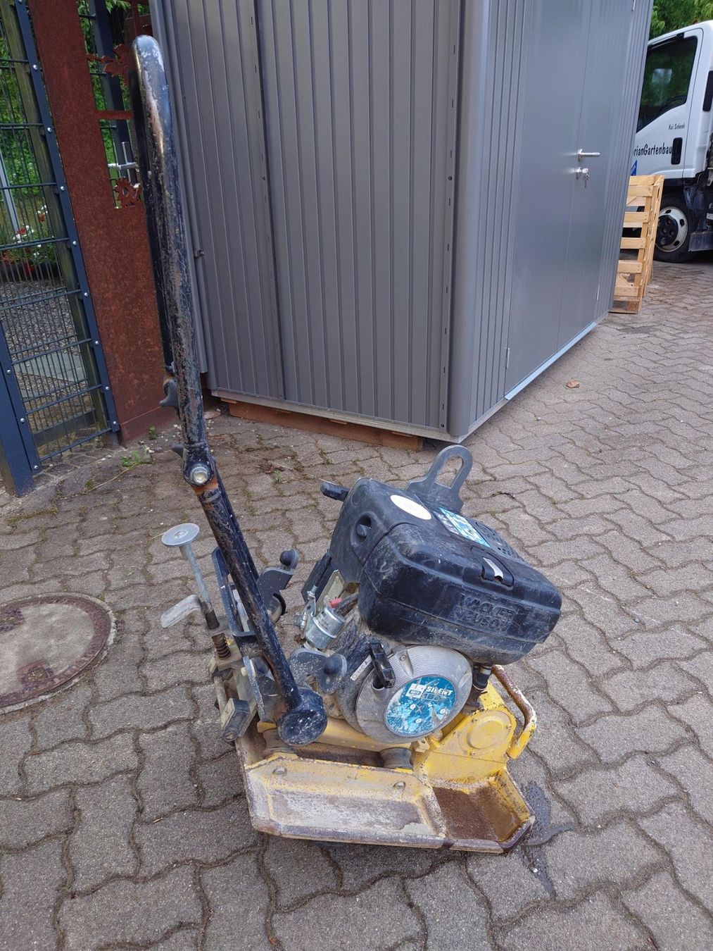 Wacker Neuson Tutte le macchine: Rüttelplatte Vibroplatte Wacker DPS1850Hb einsatzbereit – Usato da Etzgen venduto da Kunstimgarten 1