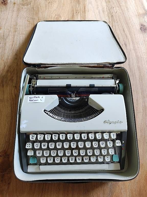 Macchine da scrivere: Olympia Schreibmaschine – Usato da Altstätten SG venduto da RK93 1