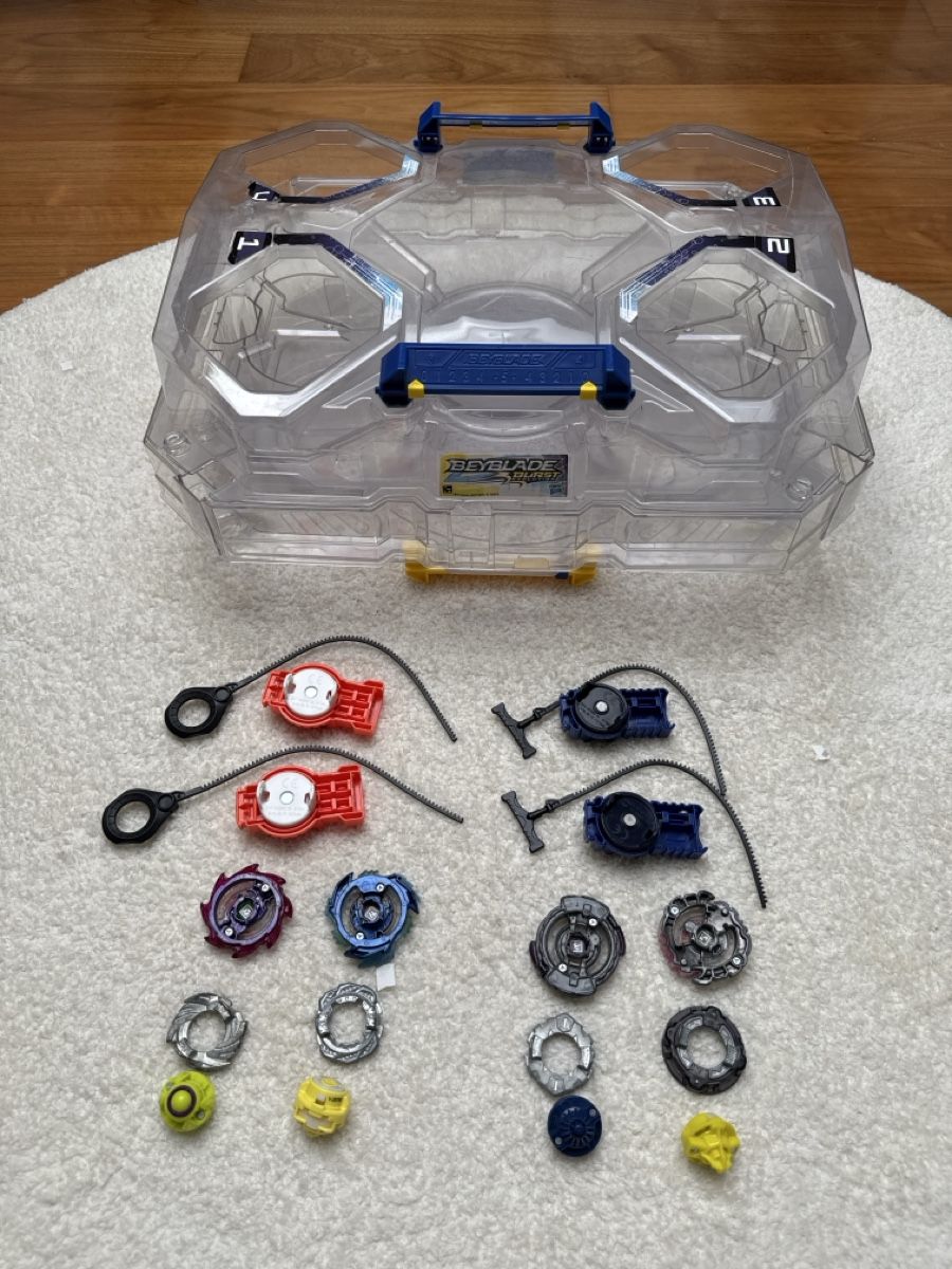 Hasbro Giocattoli: Beyblade set +Arena – Usato da hägglingen venduto da tamayra 9