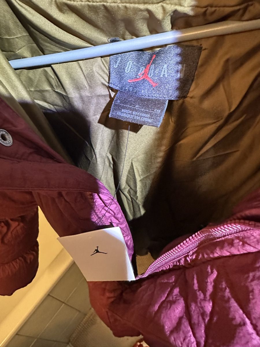 Jordan Giacche: Veste Jordan Nike neuf – Usato da Lausanne venduto da Tipouze 2