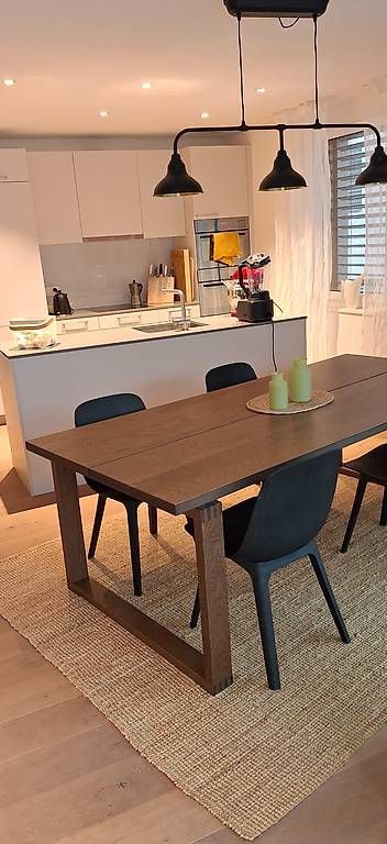 Set de table et chaises: Esstisch mit 4 Stühlen und Teppich – Neuf avec emballage d'origine à Konolfingen par fk01b534