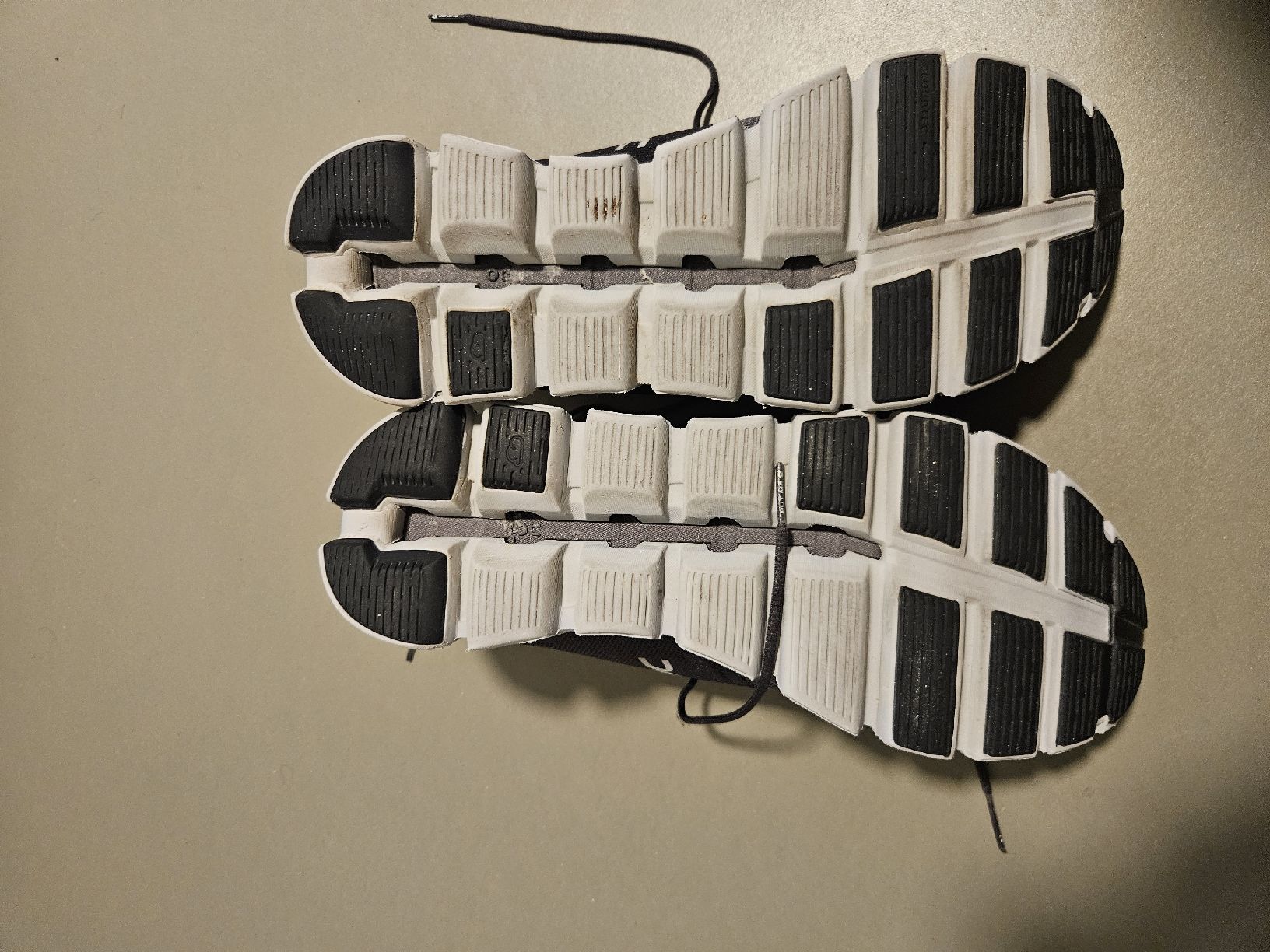 On Herrenschuhe: chaussures ON, pointure 42.5 – Neu (gemäss Beschreibung) aus Aigle von Oapi 3