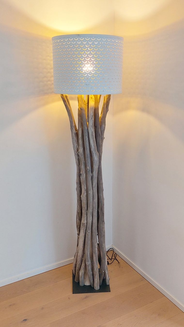 Lampen: Schwemmholz-Stehleuchte Driftwood Elegance – Neu und originalverpackt aus Egnach von Oldwoodstyle 7