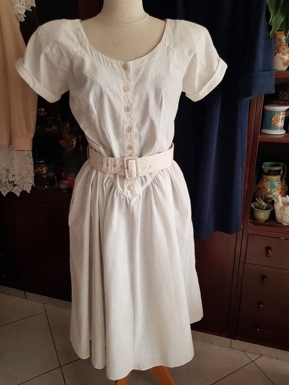 Robe Blanche vintage /40 Kaufen auf Ricardo