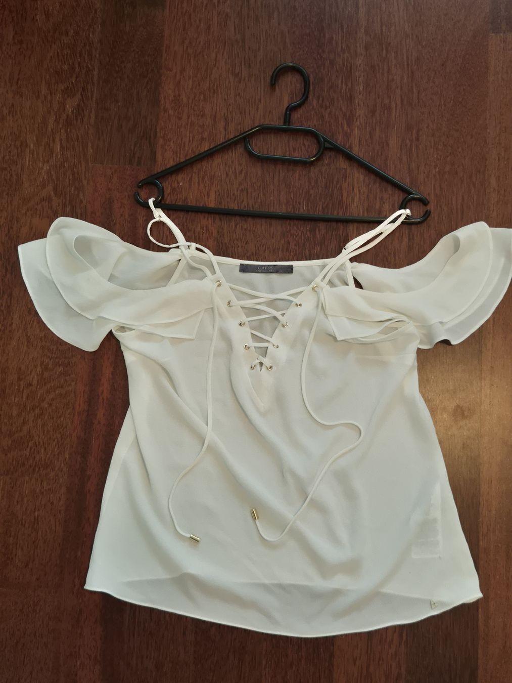 Guess Tops: Weisse Bluse von Guess – Neuf (Voir description) à Strengelbach par ich1.0