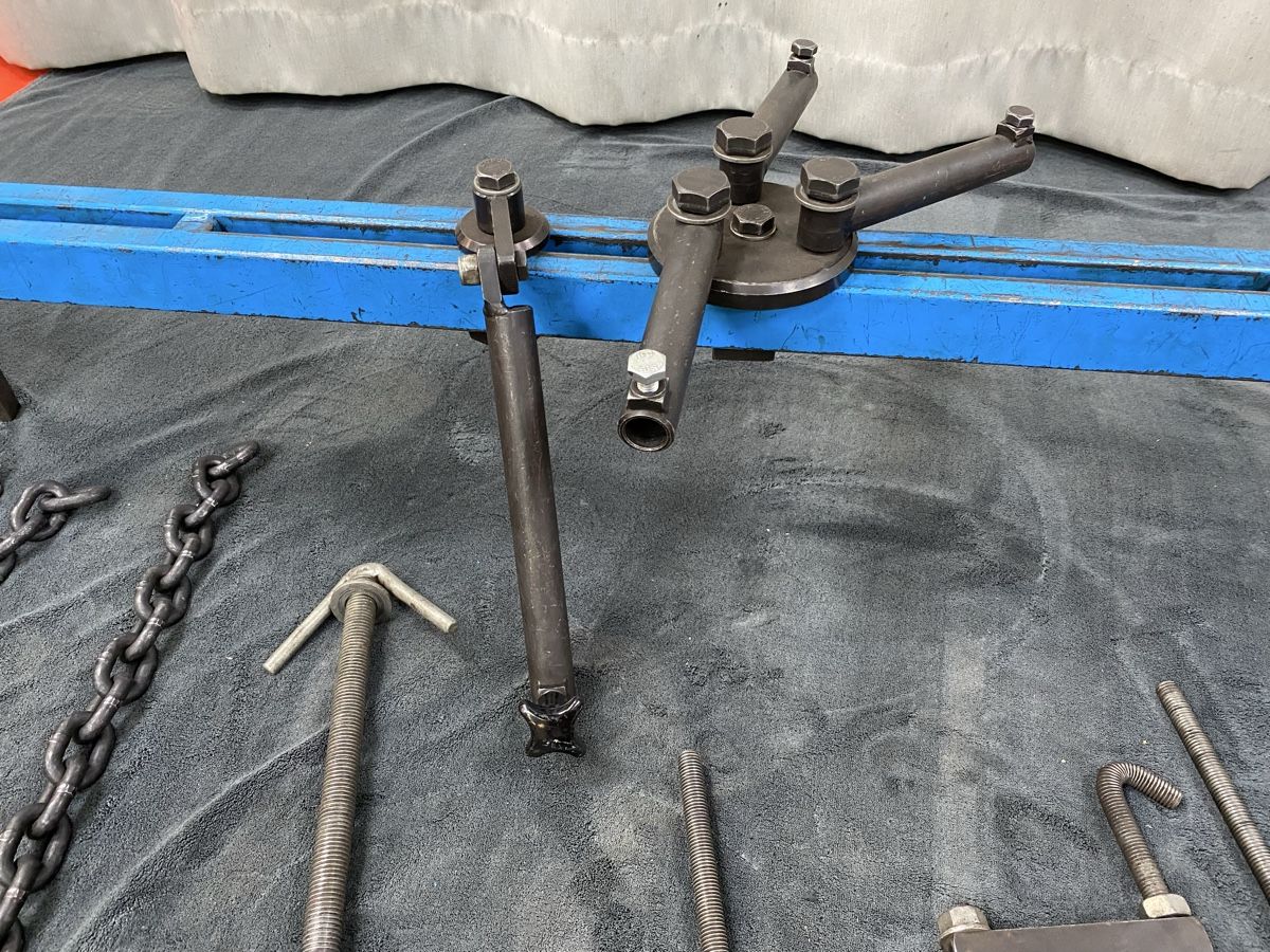Tous les outils: Motorstütze mit Zubehör  – D'occasion à Hägglingen par Karin0802 7