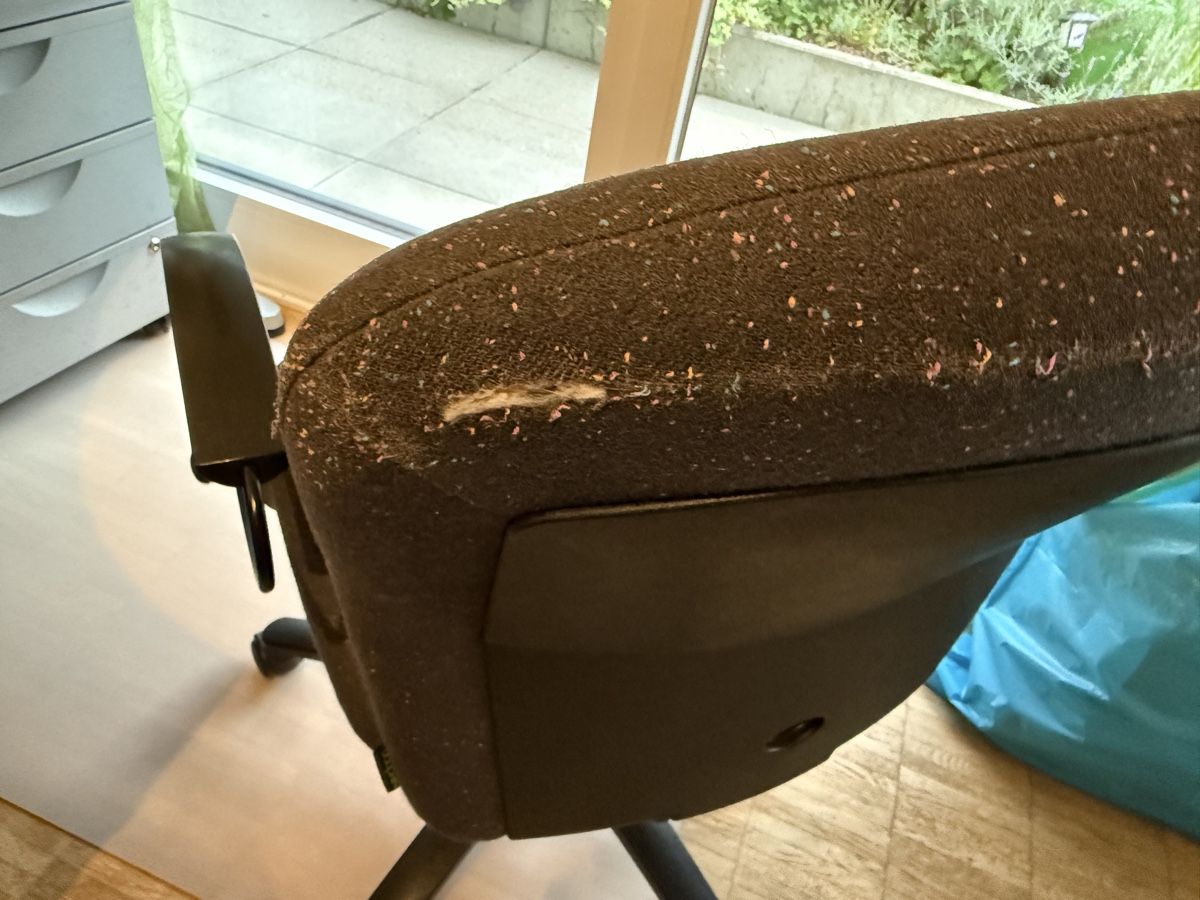 Ikea Schreibtische: Schreibtisch mit Zubehör – Gebraucht aus Aarau von mad_sy5q 3