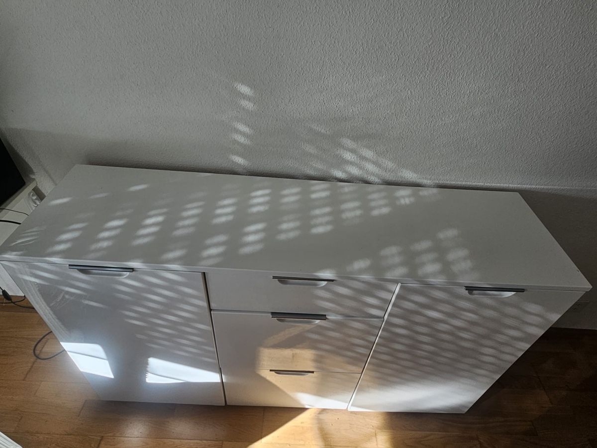 Cassettiere: Hochglanzkommode in weiss zu verschenken! – Usato da Riehen venduto da tie_9ytz 1