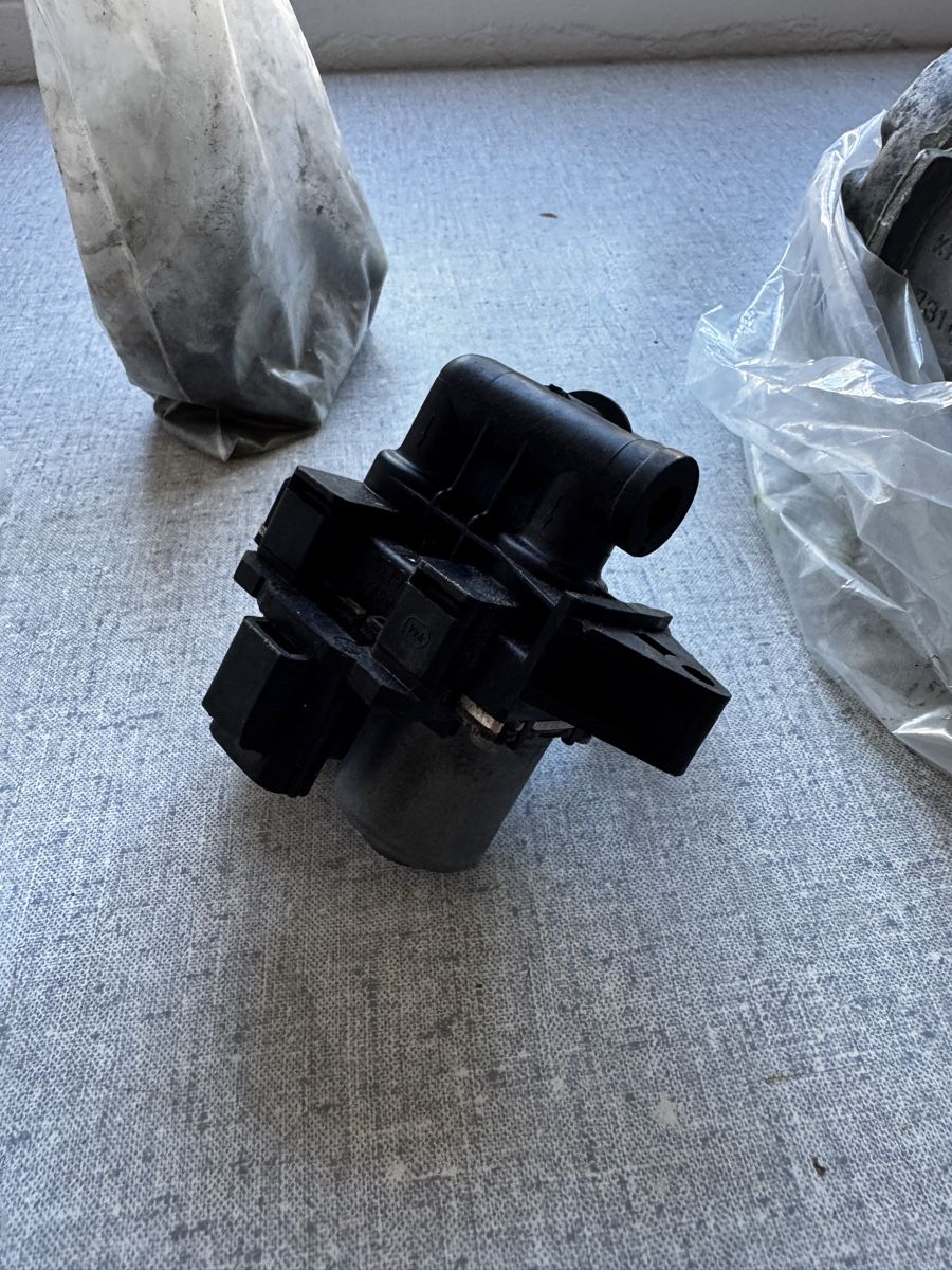 Audi Tutti pezzi di ricambio auto: Klima Druckschalter 4H0959126B Sensor Neuwertig – Usato da Lostorf venduto da onlinelostorf 1