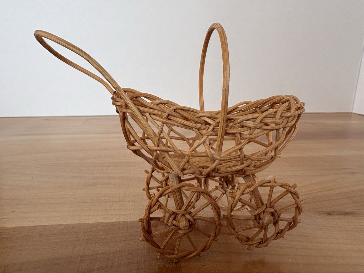 Puppenwagen: Mini Korb Puppenwagen – Gebraucht aus Rümlang von SchumBru10 1