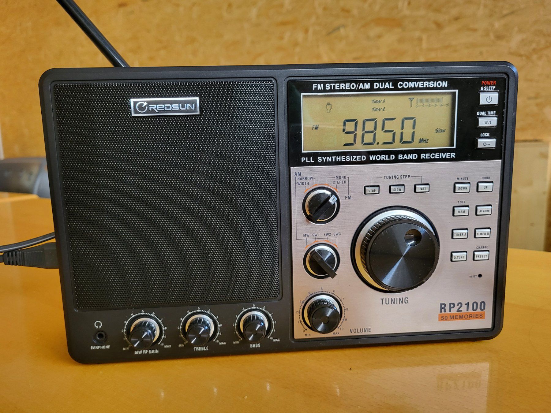 Radios: Weltempfänger Redsun RP2100 – Gebraucht aus Brügg BE von POU-BELLE