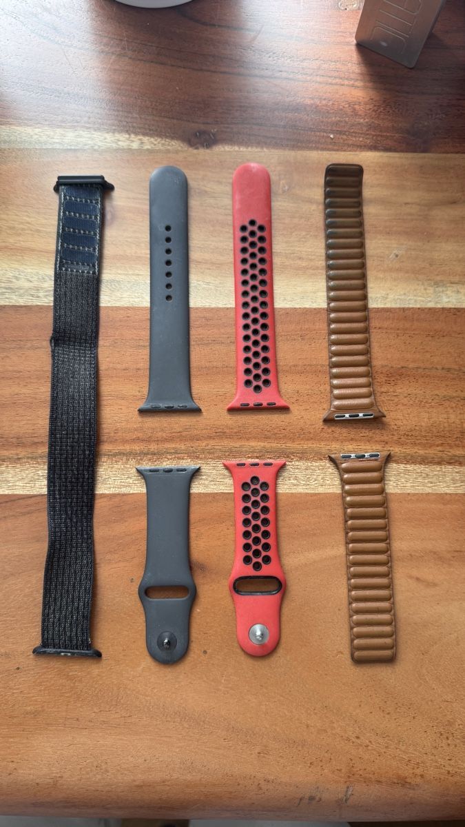 Apple Smartwatch: Original Apple Watch Armbänder, Top Zustand – Usato da Domat/ Ems venduto da saren92