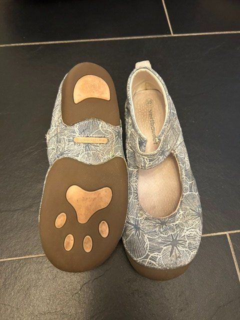 Schuhe für Mädchen: Vertbaudet Hausschuhe – Gebraucht aus Niederlenz von nad_7g5w 1