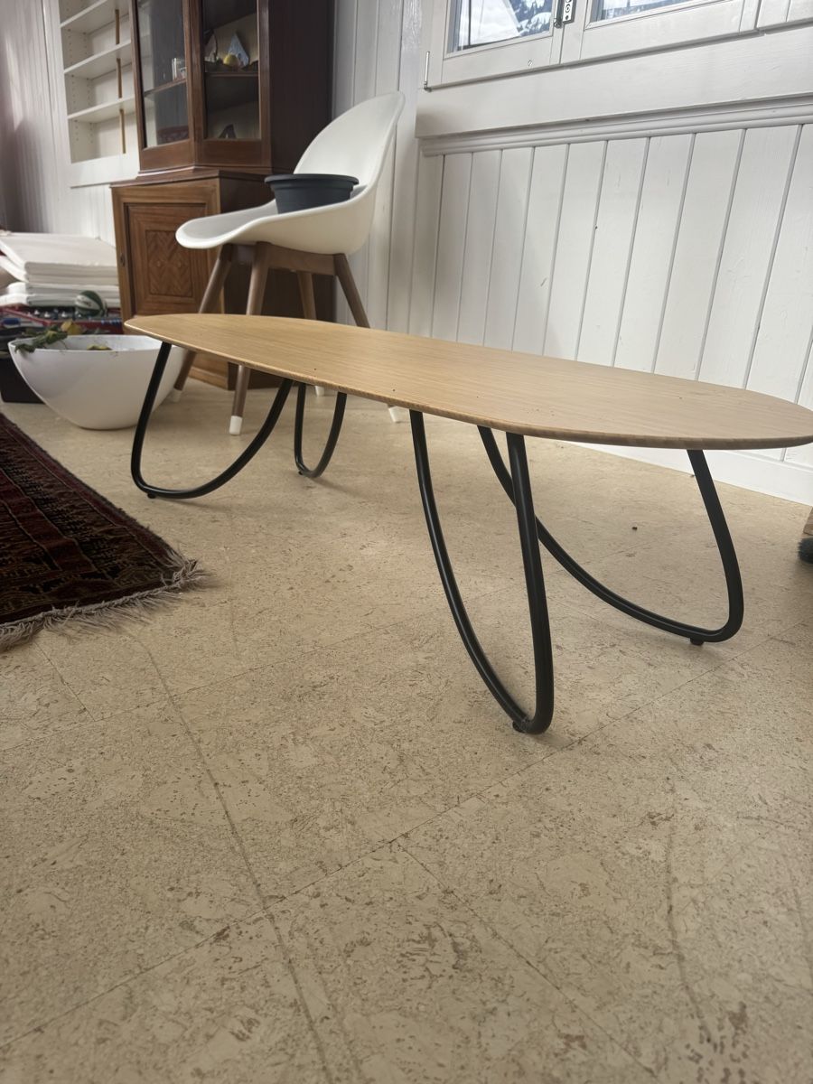 Tavoli: Kaffee Tisch/Wohnzimmer Tisch / Wood Coffee Table – Usato da Frutigen venduto da LagzdinsM 2