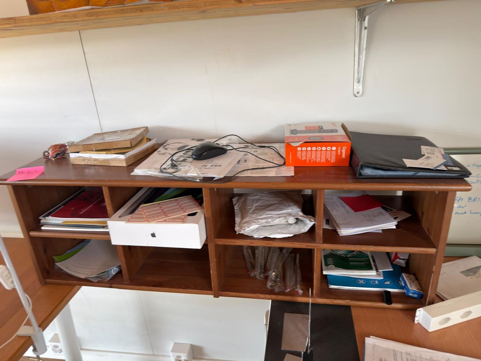 Scrivanie: Divers matériels de bureau / tables – Usato da Payerne venduto da rau_s79d 9