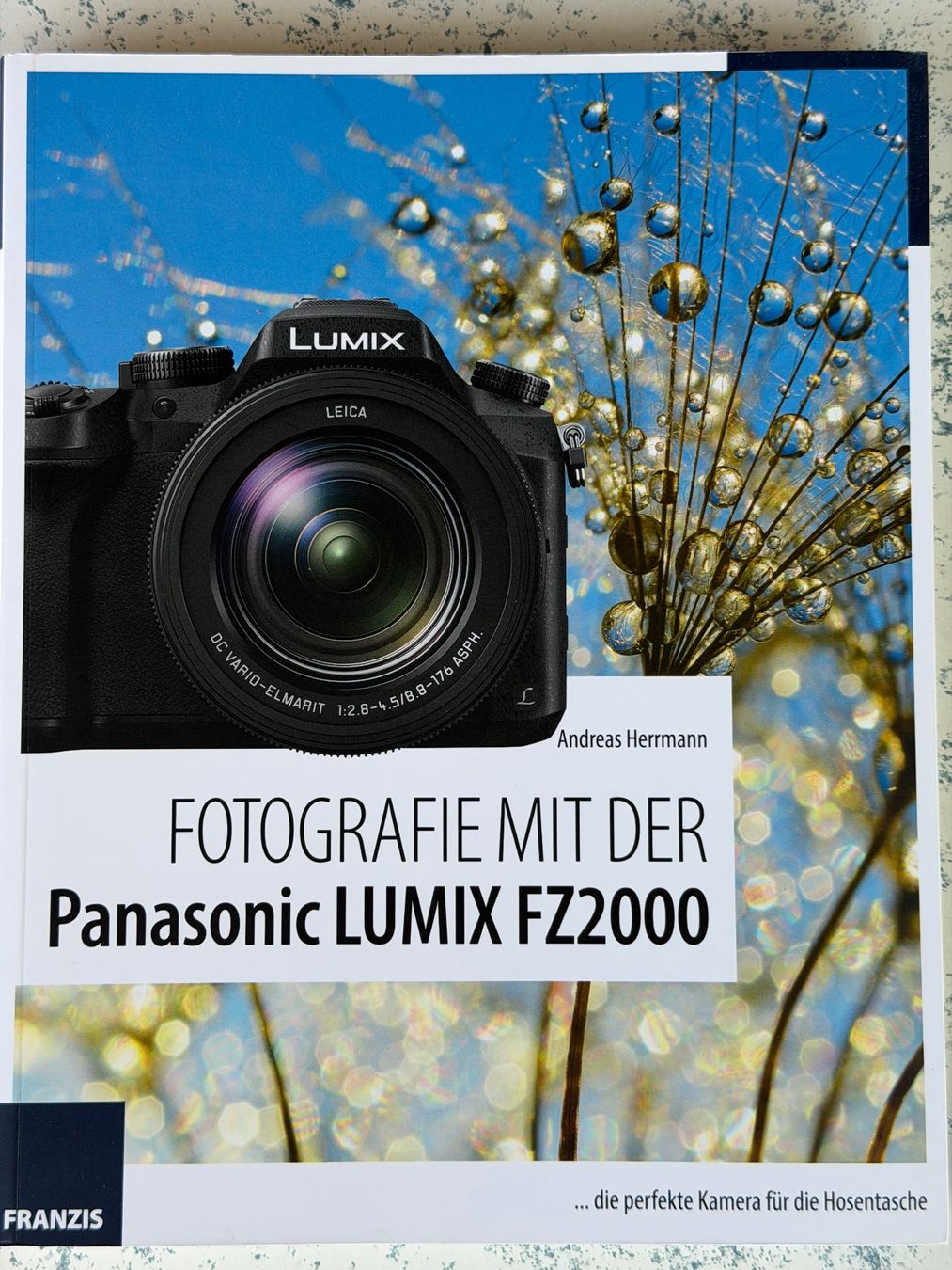 Panasonic Fotocamera: Panasonic Lumix DMC-FZ 2000 mit Buch – Usato da Grüt (Gossau ZH) venduto da Rocks55 1