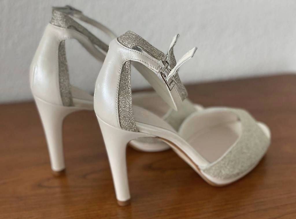Scarpe da donna: Damenschuhe neu EUR 38.5 – Usato da Bergdietikon venduto da sbones 1
