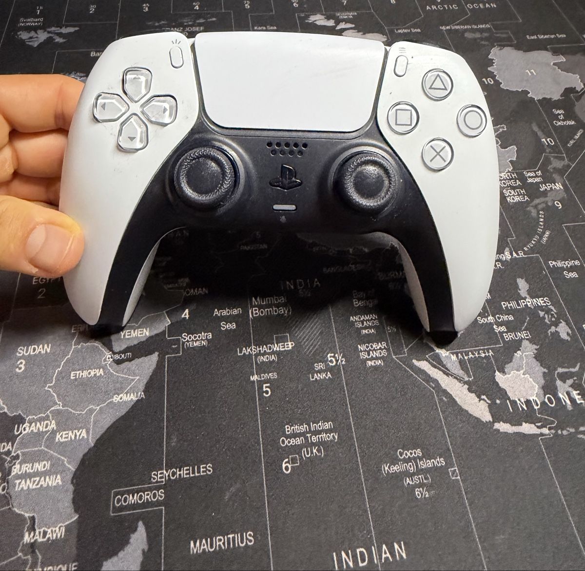 Sony Konsolen: PlayStation 5 Standard Edition zu verkaufen – Gebraucht aus Dällikon von RobertConstantin 5