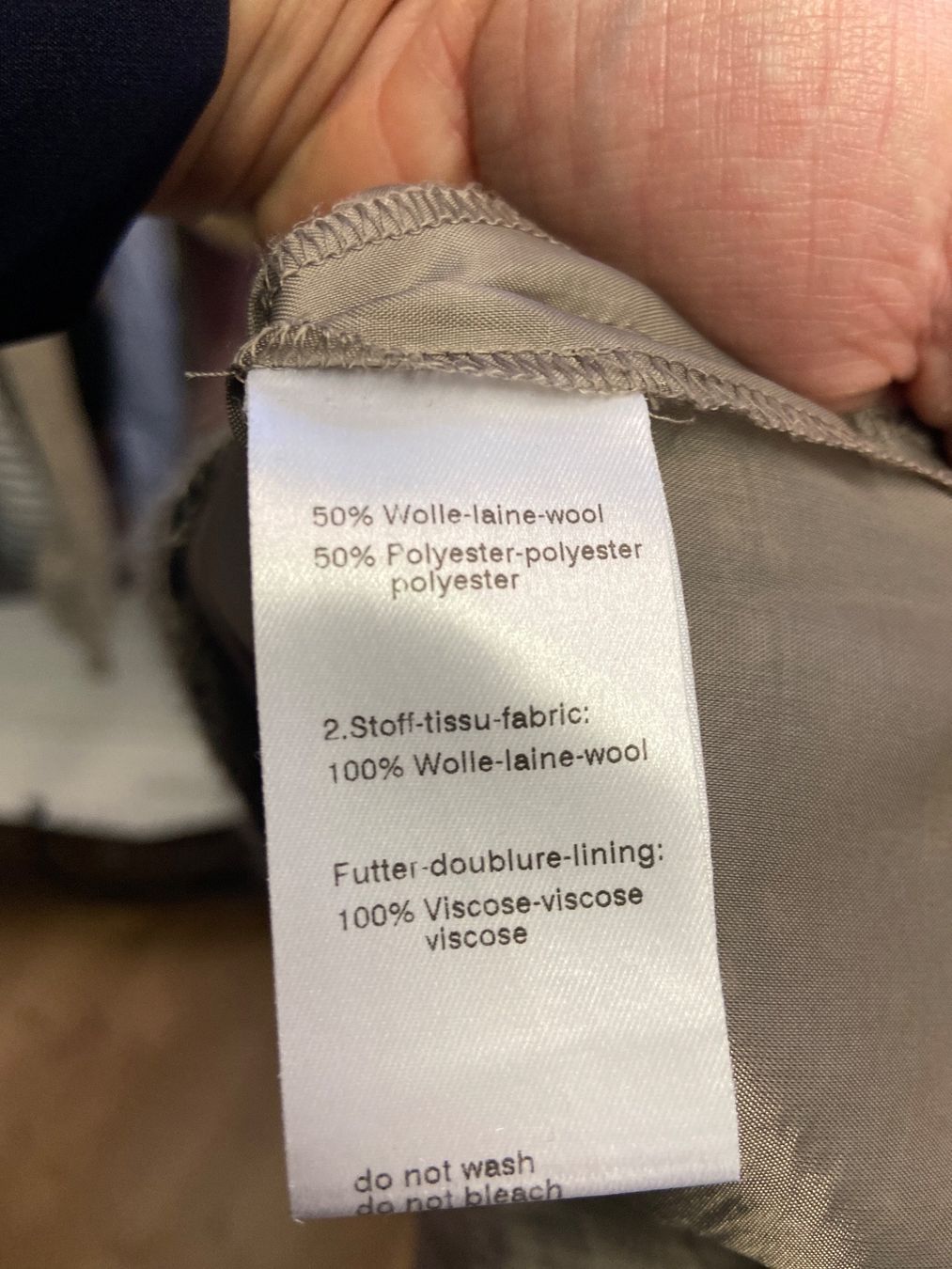 Akris Gonne: Akris Punto Rock – Usato da Olten venduto da AtelierSecondhand23 4