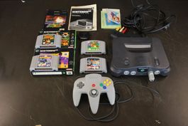 Nintendo 64 mit Spielen und Zubehör