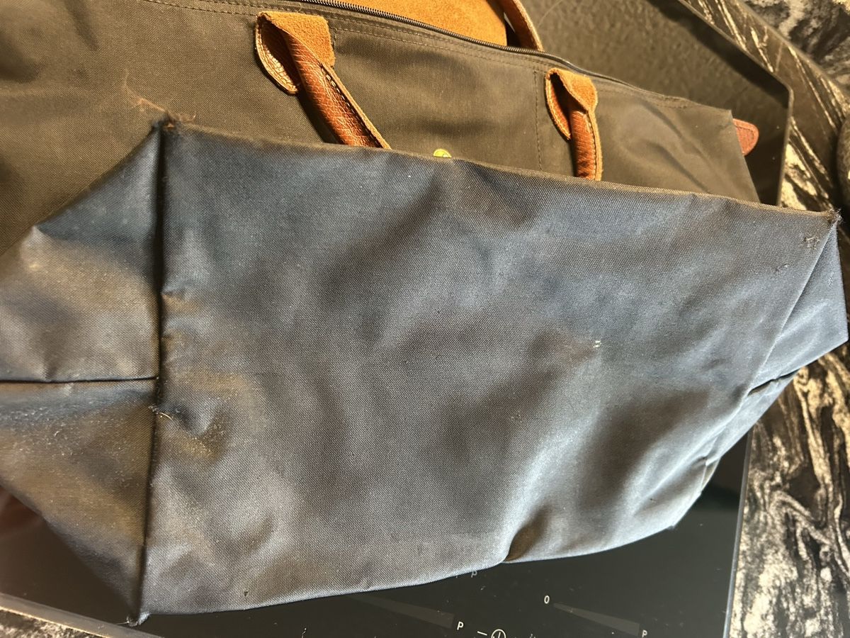 Longchamp Borse da donna: Original Longchamp Le Pliage Grösse M schwarz – Difettoso da Langnau am Albis venduto da SolarisZH 1