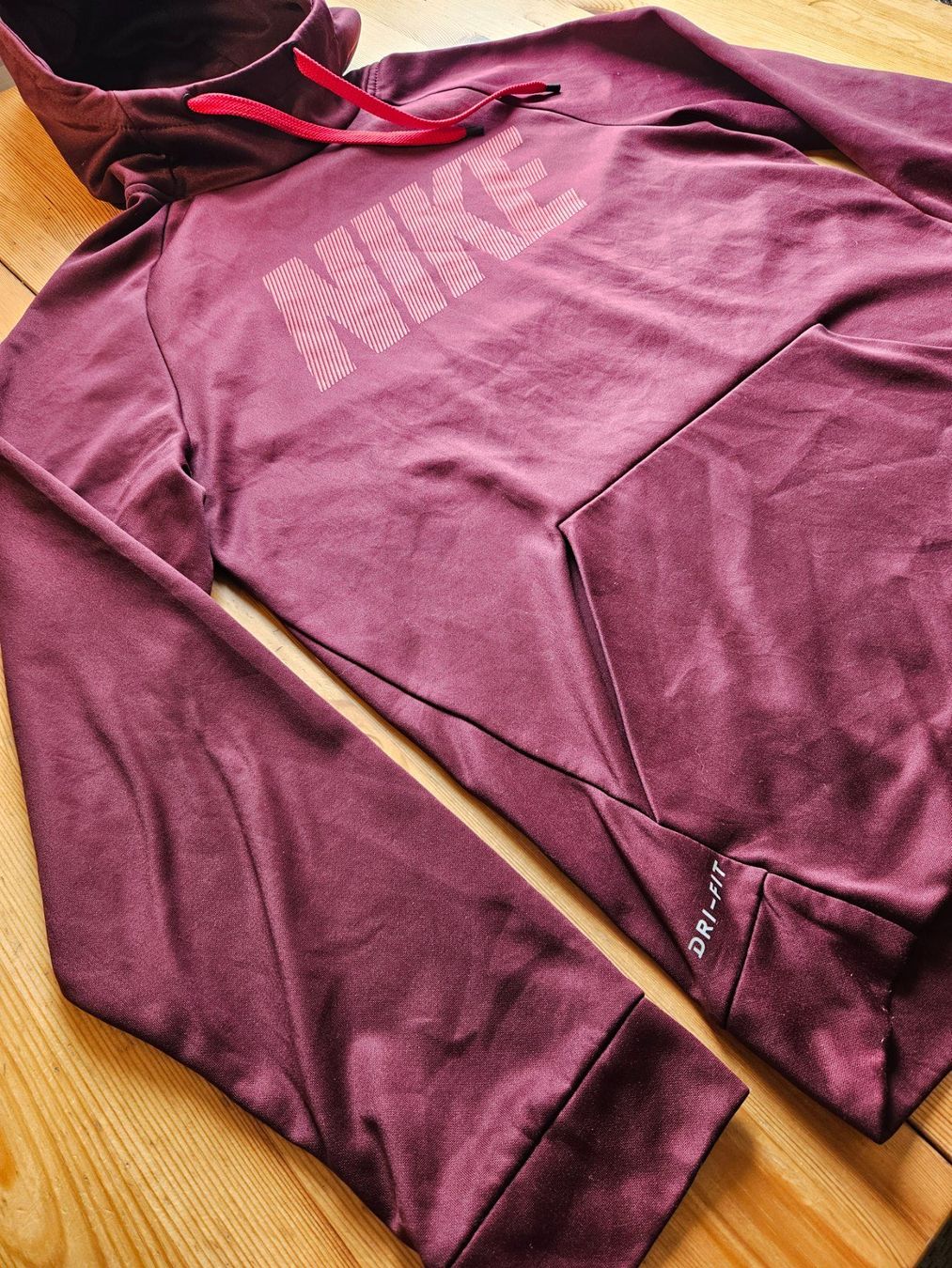 Nike Maglioni & Felpe: Hoodie Nike Grösse S – Usato da Hägglingen venduto da United-Village-Trade 2