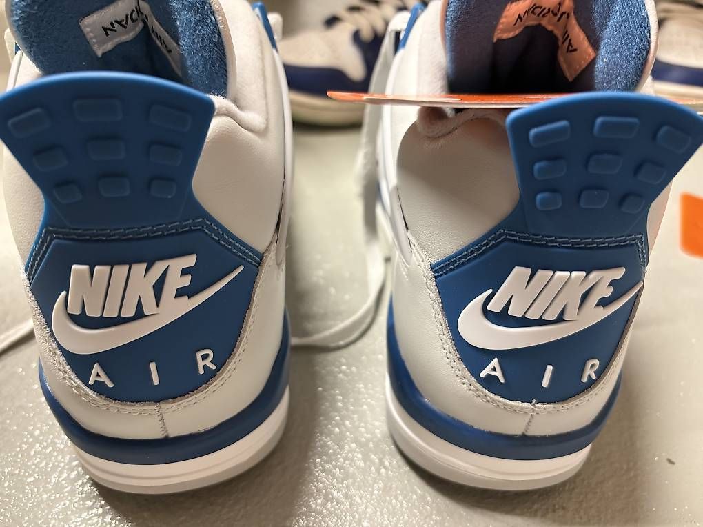 Jordan Scarpe da uomo: Nike Jordan 4 Military blue Gr. 41 – Nuovo e nell'imballaggio originale da Schleinikon venduto da kar_8ww7 1