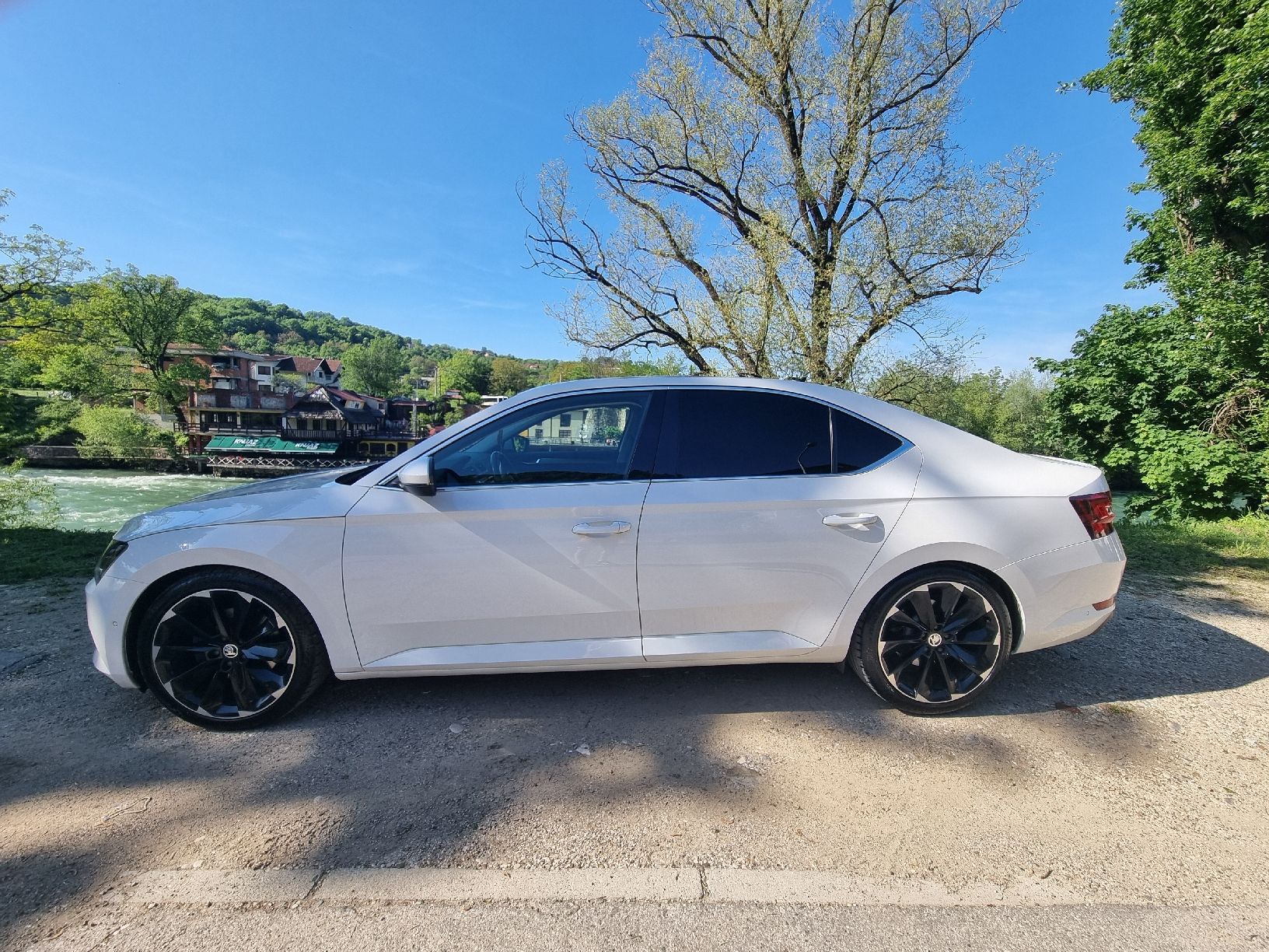 Skoda Autos: ŠKODA Superb 4x4 – Gebraucht aus Zuchwil von Bricoo5 2