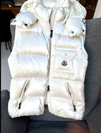 Moncler Daunen Jacke ärmellos, Größe 36
