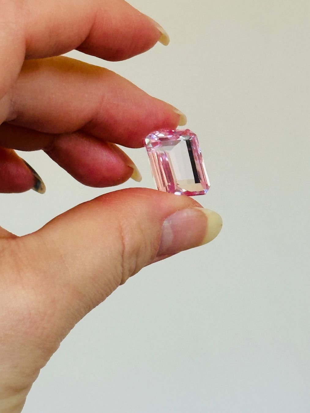 Edelsteine: 22.45 Ct Pink  Emerald Cut Dazzling Certified – Neu und originalverpackt aus Genève von AWWA 8