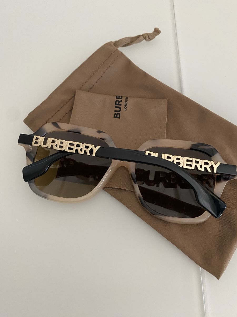 Burberry Lunettes & Verres: Original "Burberry-Sonnenbrille" JONI – D'occasion à Dübendorf par Azzurro17 2