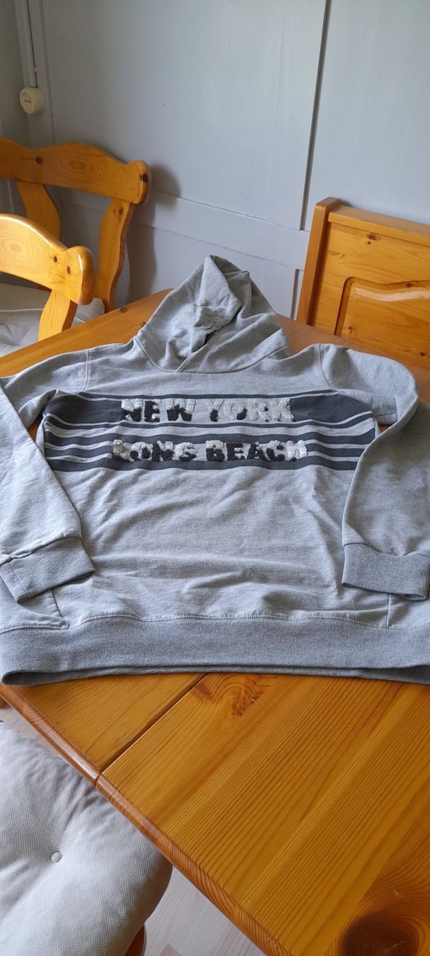 Pullover & Sweatshirts: Pullover mit Kapuze gr. 158/164 – Gebraucht aus Nesslau von Churfirsten08 1